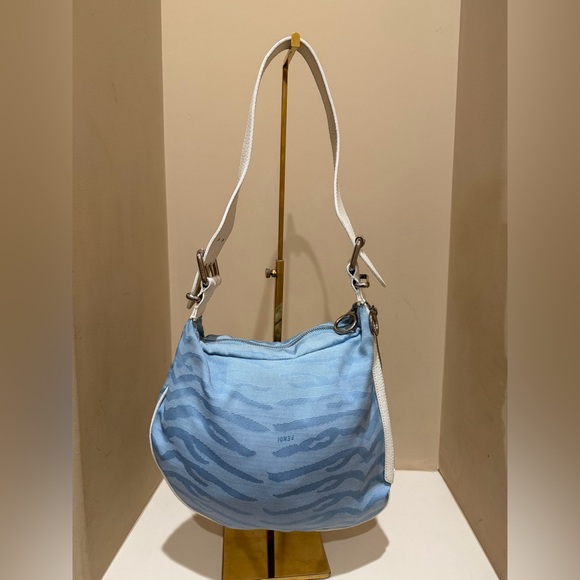 Fendi Oyster Bag in Blue Animal Print with White leather accent - Picture 5 of 14